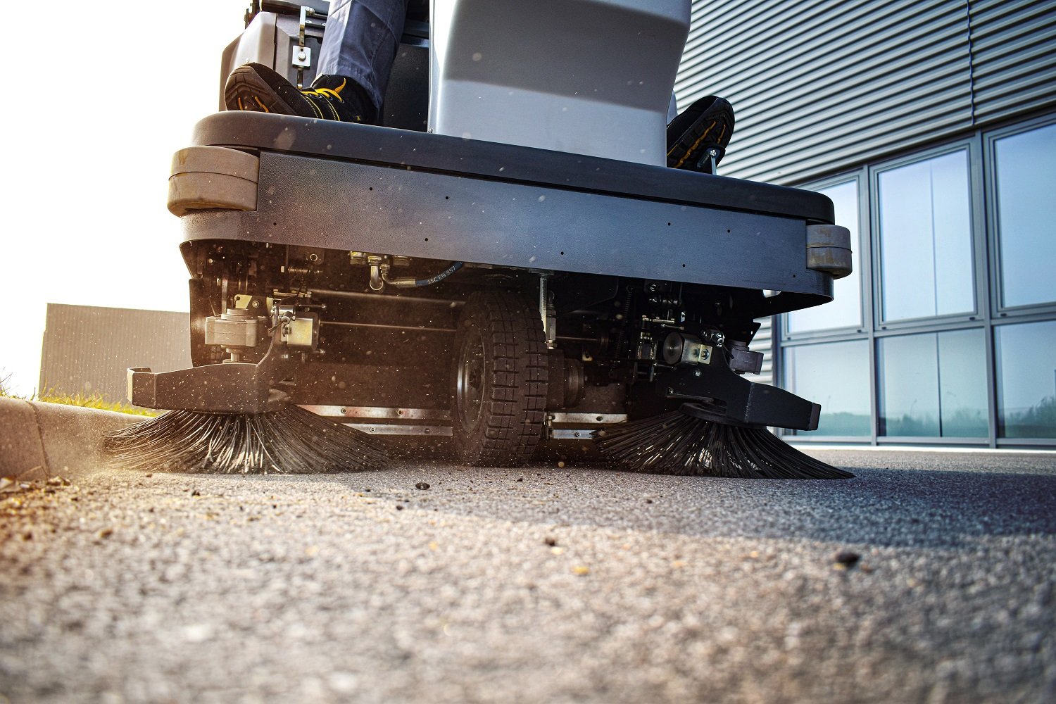 How a floor sweeper works